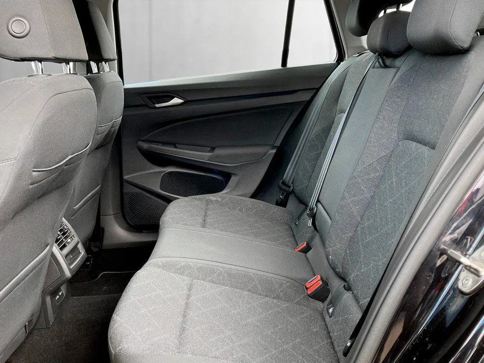 VW Golf VIII Var. 2.0 TDI Life DSG | Bild 10 von 23