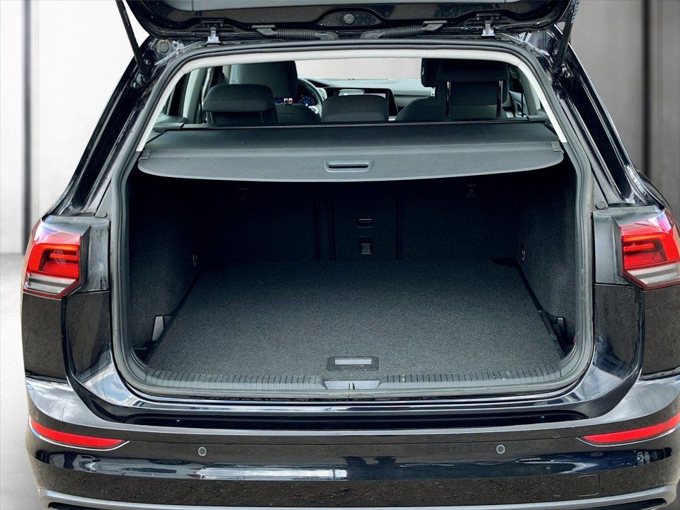VW Golf VIII Var. 2.0 TDI Life DSG | Bild 23 von 23