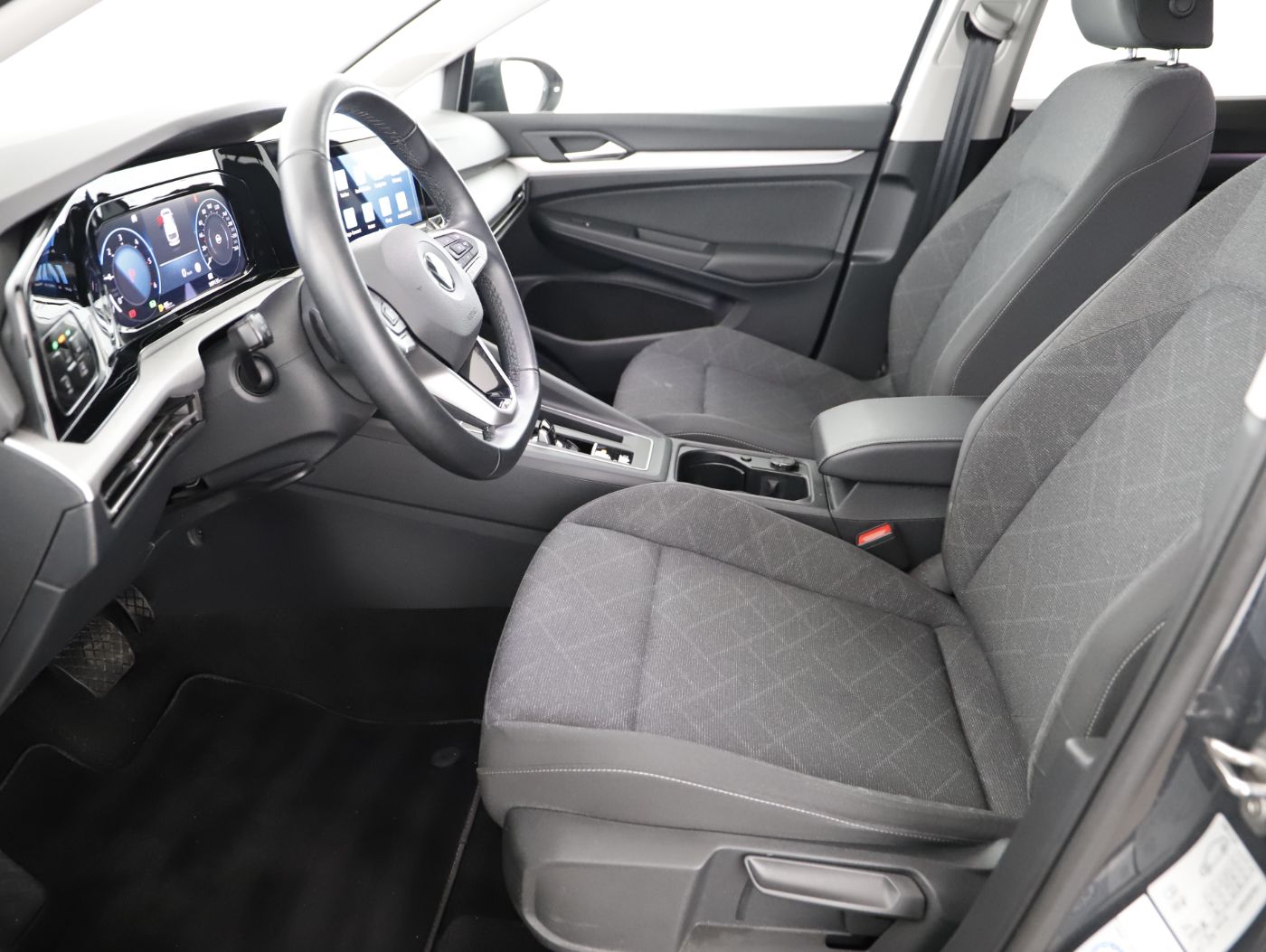 VW Golf VIII Var. 2.0TDI Life DSG | Bild 11 von 22