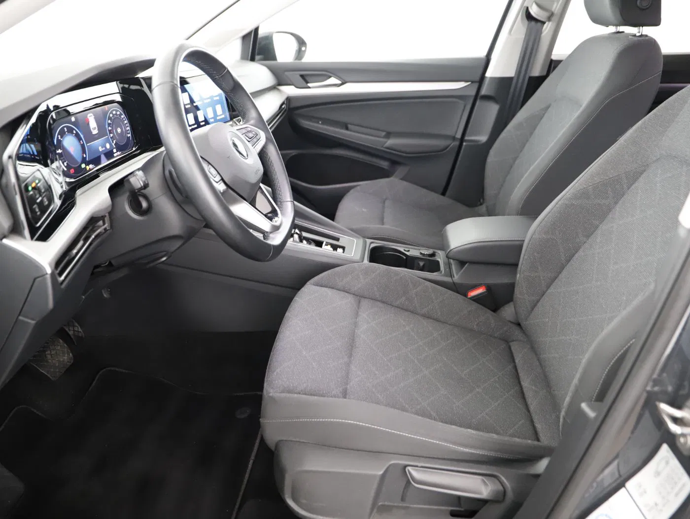 VW Golf VIII Var. 2.0TDI Life DSG | Bild 11 von 22