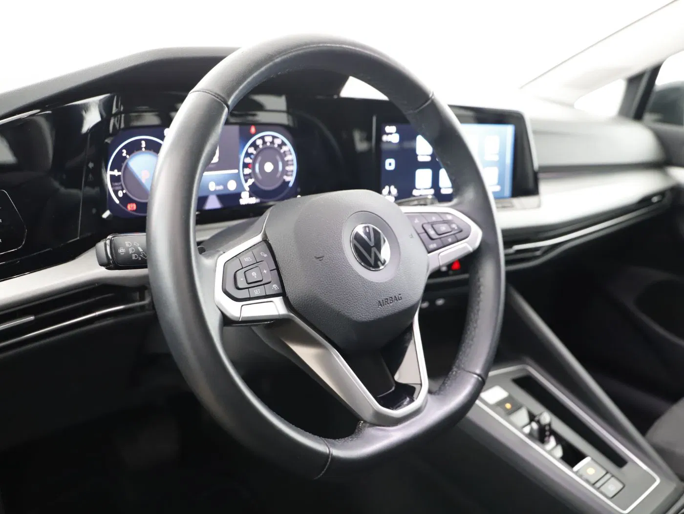 VW Golf VIII Var. 2.0TDI Life DSG | Bild 13 von 22