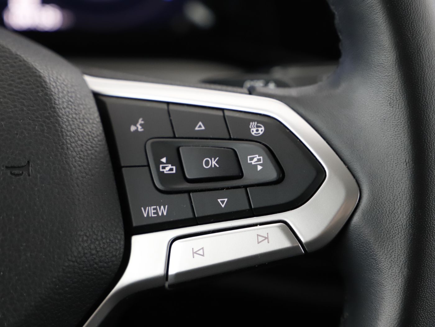 VW Golf VIII Var. 2.0TDI Life DSG | Bild 16 von 22