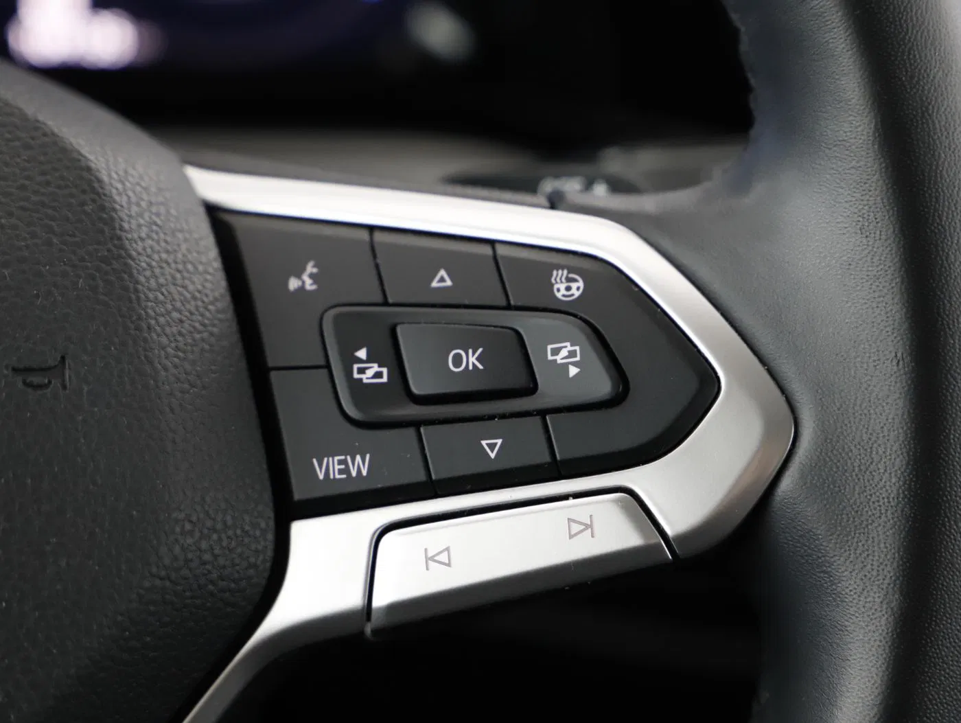 VW Golf VIII Var. 2.0TDI Life DSG | Bild 16 von 22