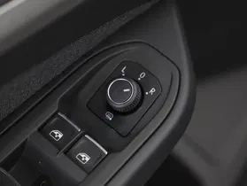 VW Golf VIII Var. 2.0TDI Life DSG | Thumbnail 9 von 22