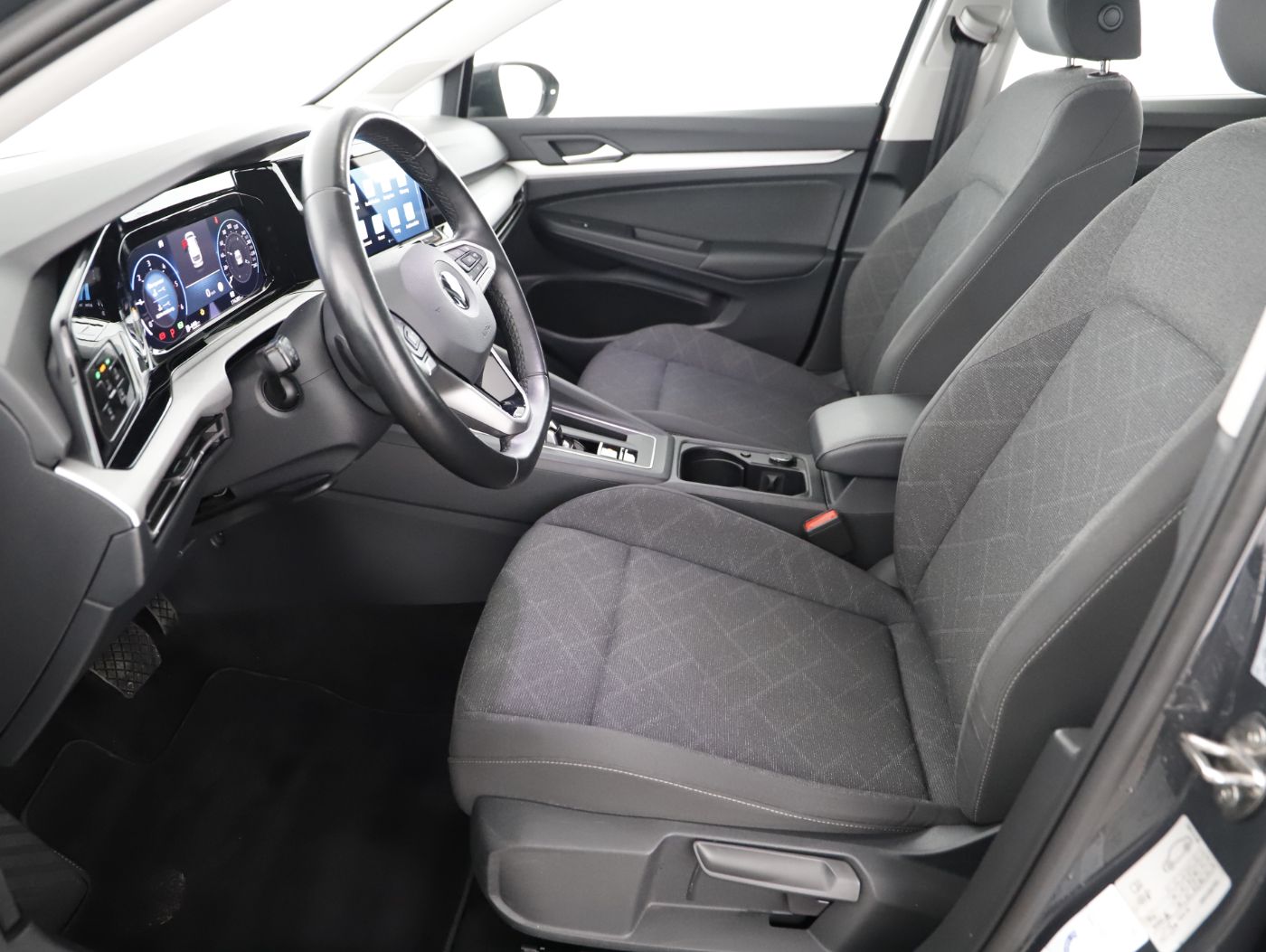 VW Golf VIII Var 2.0TDI Life DSG | Bild 9 von 25