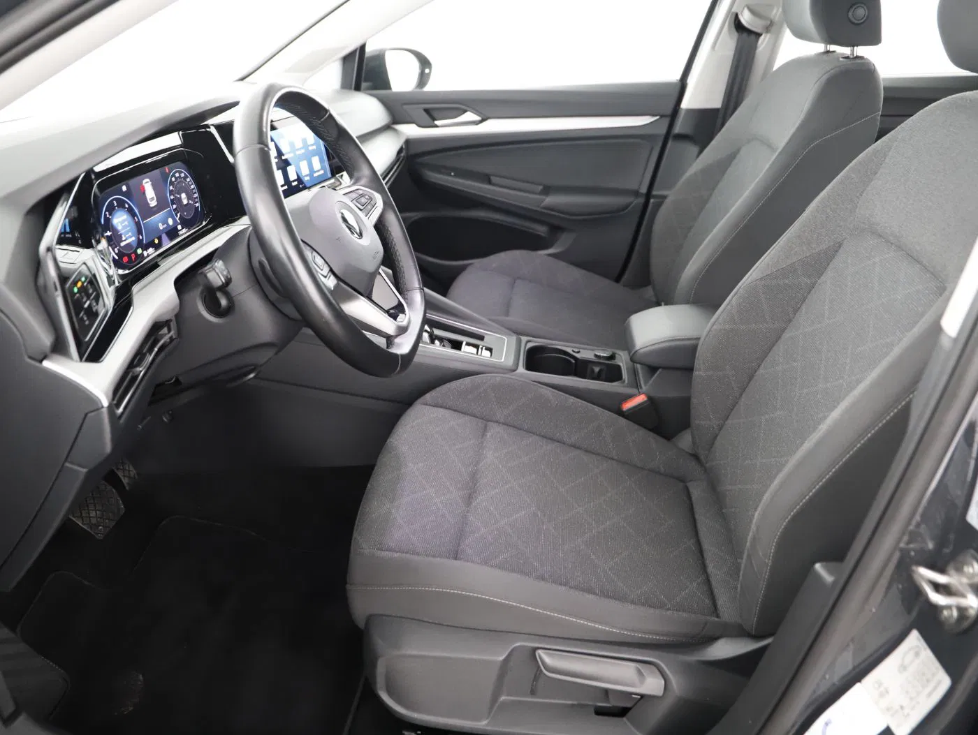 VW Golf VIII Var 2.0TDI Life DSG | Bild 9 von 25