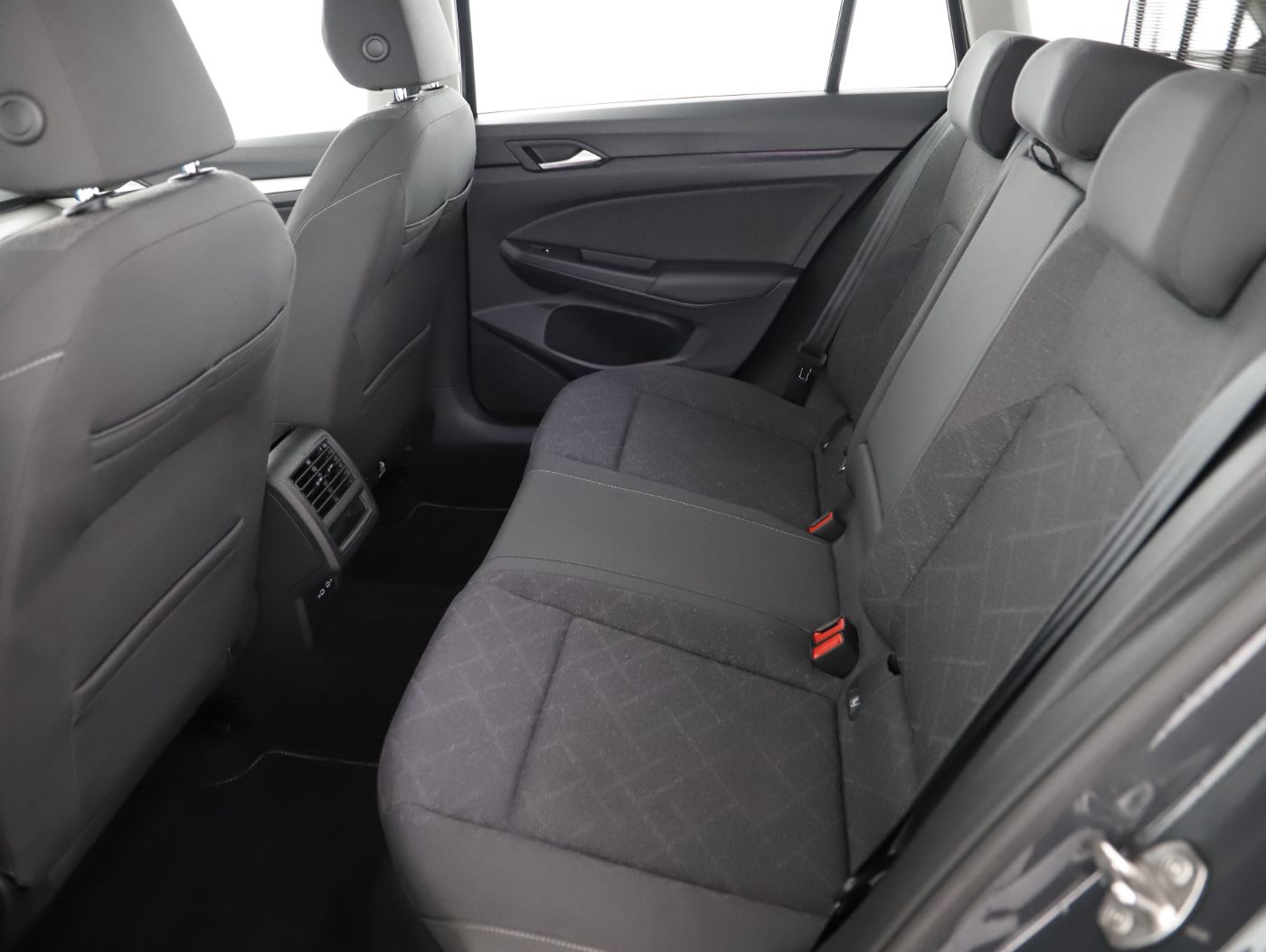 VW Golf VIII Var 2.0TDI Life DSG | Bild 10 von 25