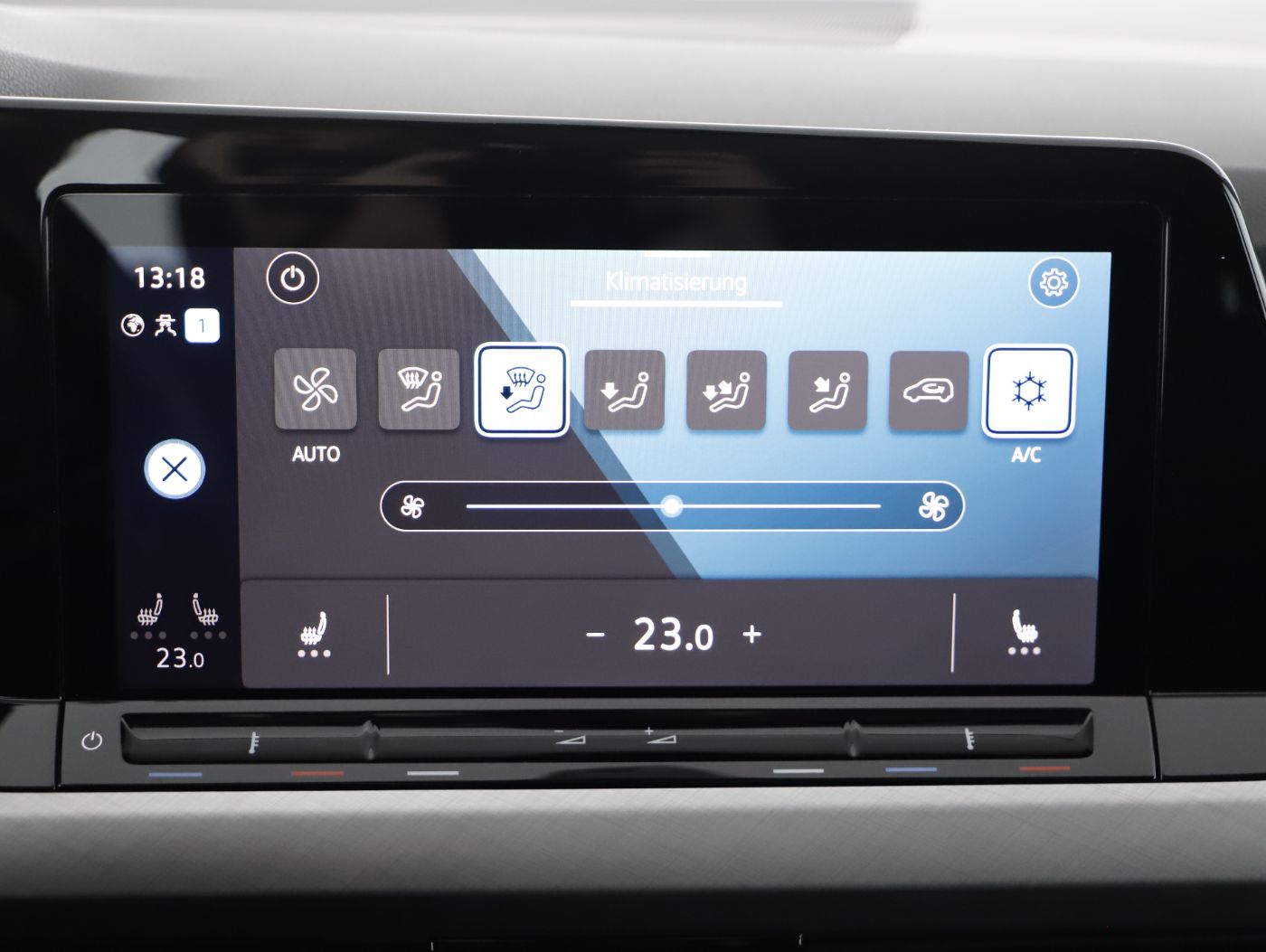 VW Golf VIII Var 2.0TDI Life DSG | Bild 18 von 25