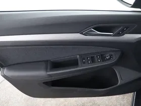 VW Golf VIII Var 2.0TDI Life DSG | Thumbnail 22 von 25