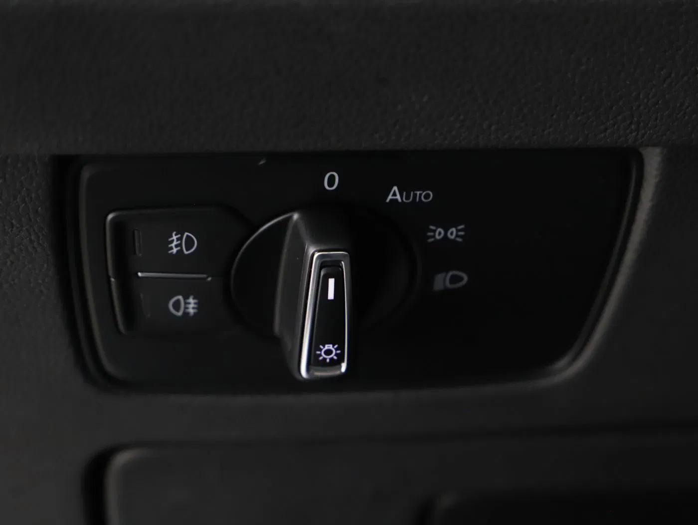 VW Passat Variant 2.0 TDI 4Motion BMT Business | Bild 11 von 27
