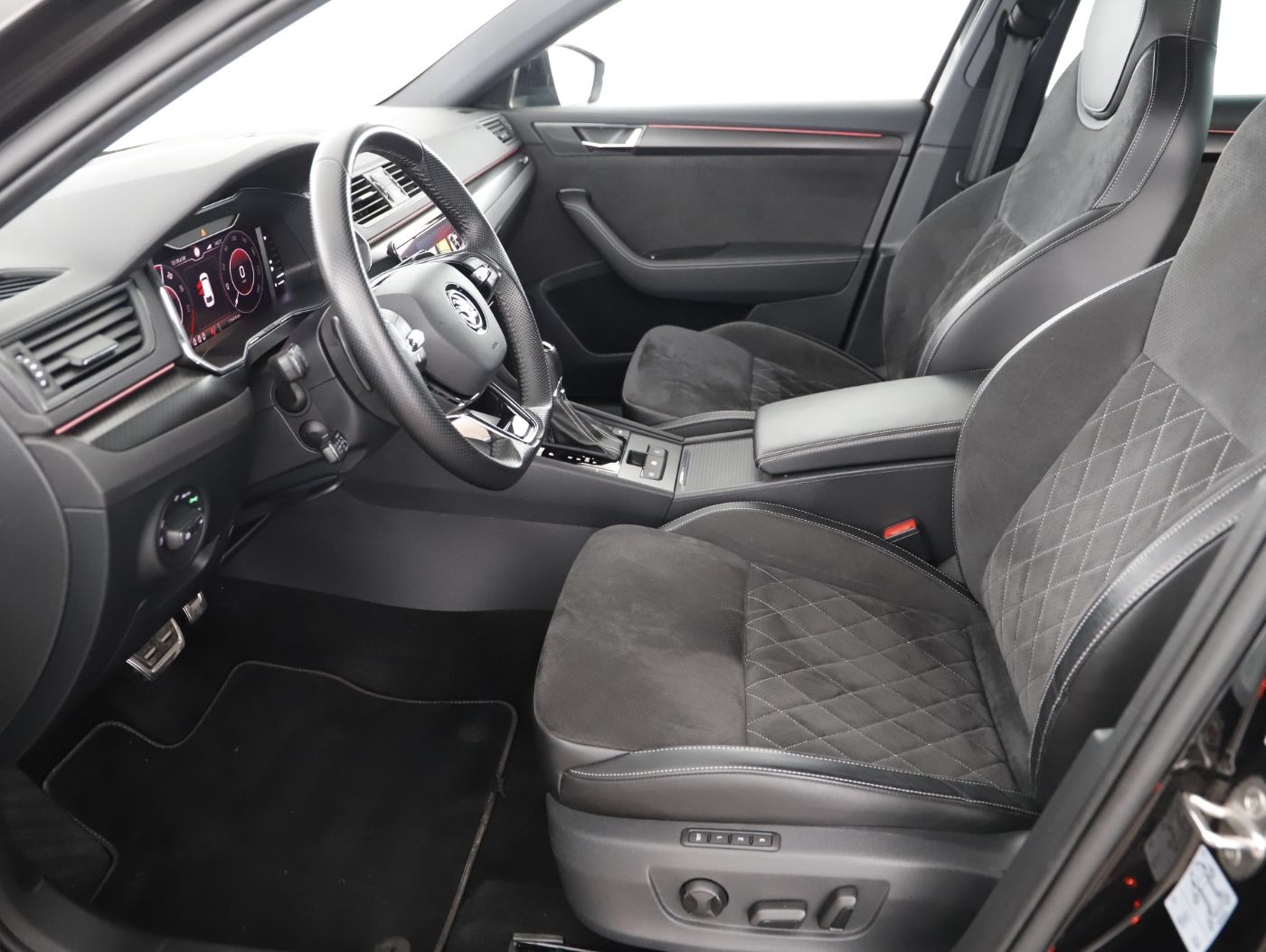 Skoda Superb Combi iV Sportline | Bild 9 von 29