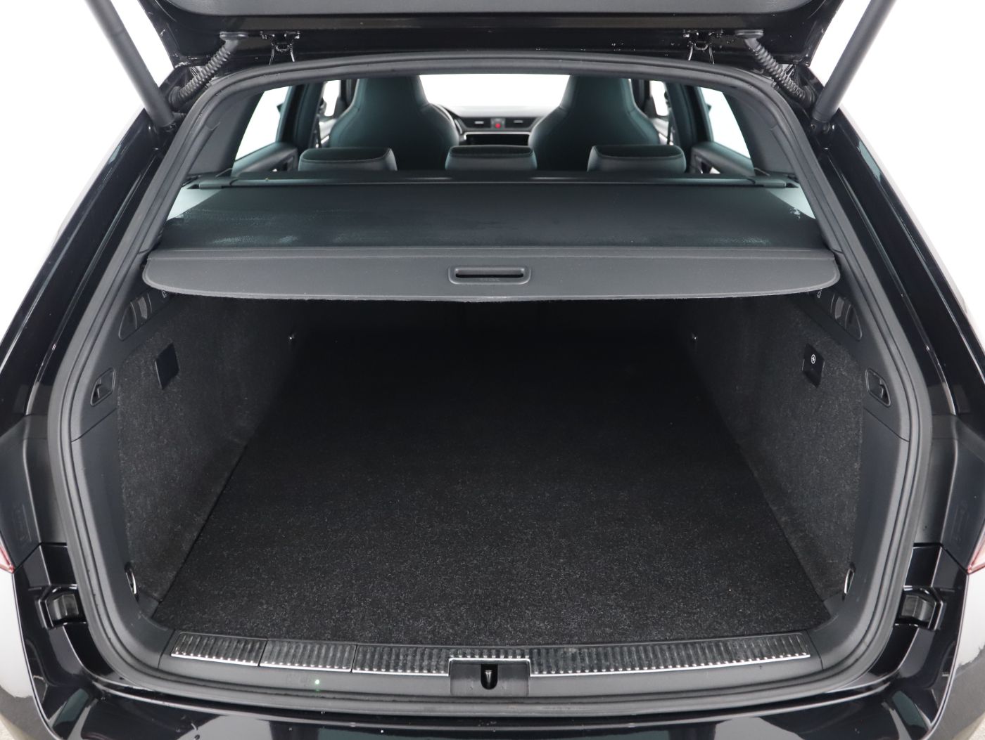 Skoda Superb Combi iV Sportline | Bild 25 von 29