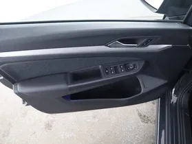 VW Golf VIII Var. 2.0 TDI Life | Thumbnail 9 von 24