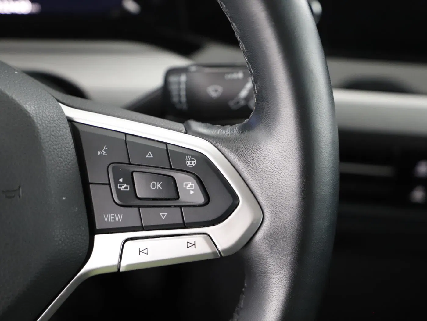 VW Golf VIII Var. 2.0 TDI Life | Bild 16 von 24