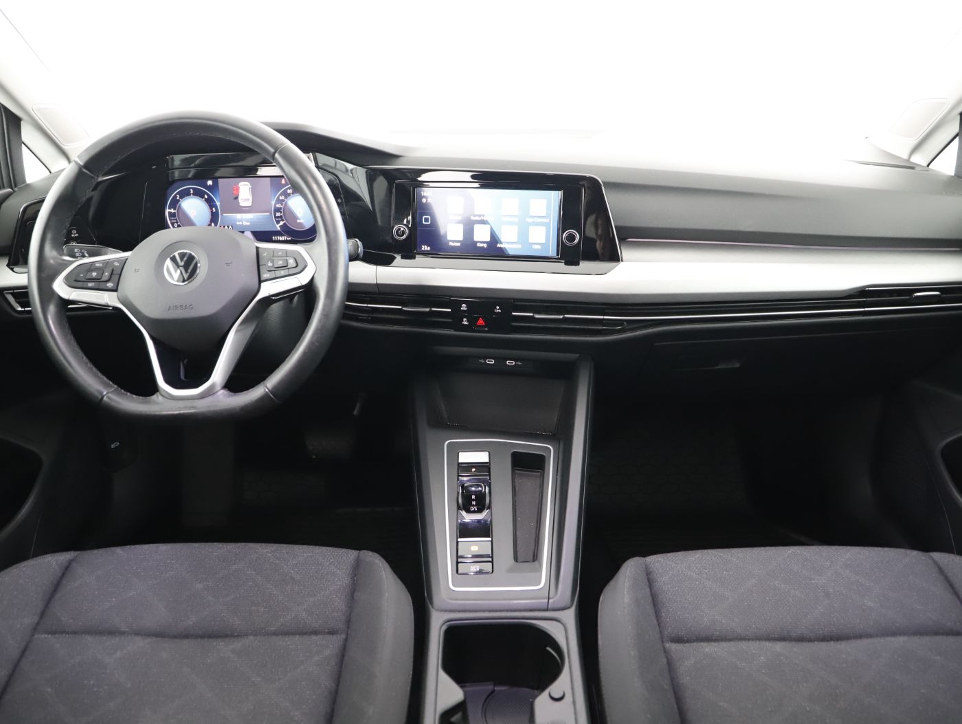 VW Golf VIII Variant 2.0 TDI Life DSG | Bild 15 von 26