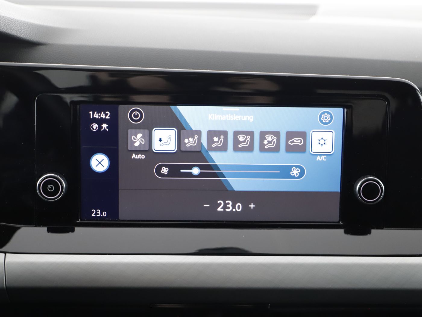 VW Golf VIII Variant 2.0 TDI Life DSG | Bild 21 von 26