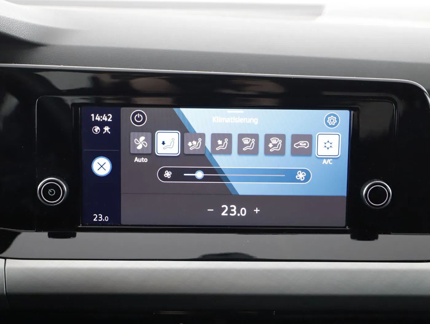 VW Golf VIII Variant 2.0 TDI Life DSG | Bild 21 von 26