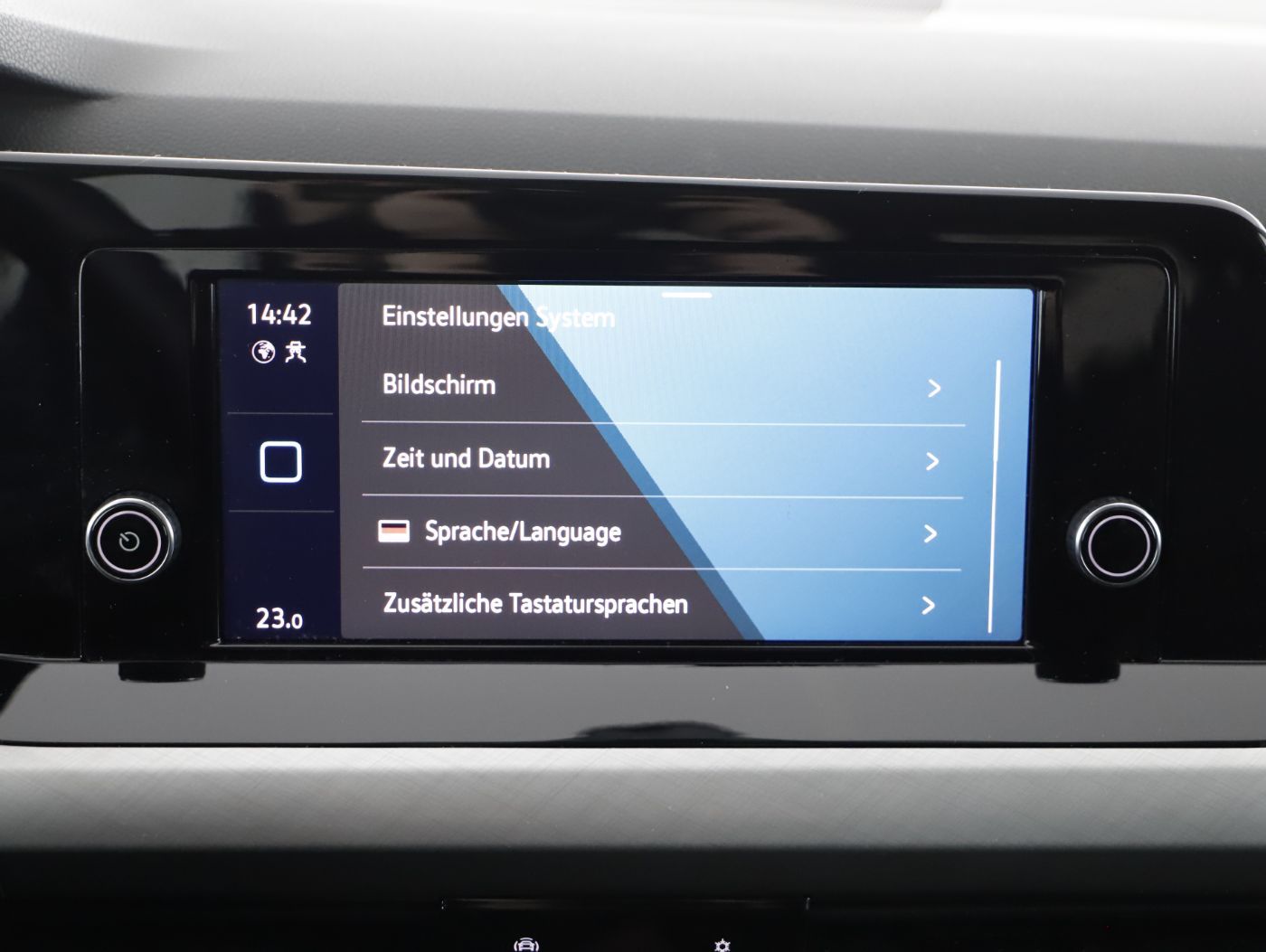 VW Golf VIII Variant 2.0 TDI Life DSG | Bild 22 von 26