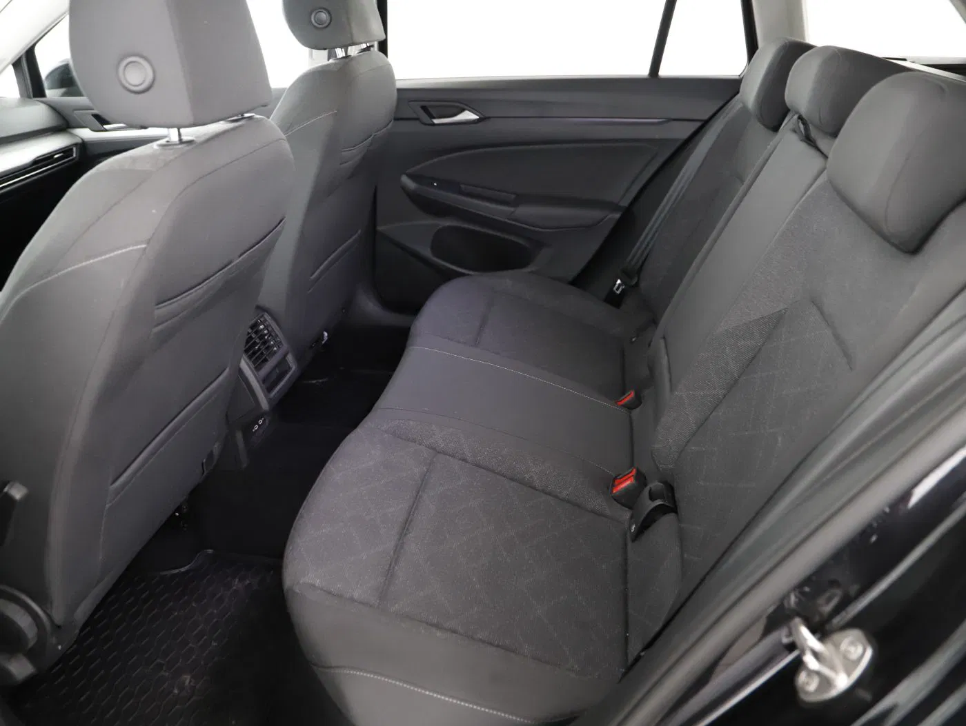 VW Golf VIII Variant 2.0 TDI Life DSG | Bild 24 von 26