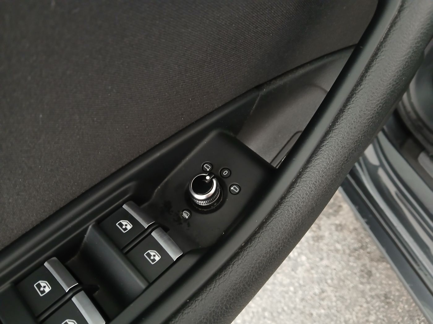 Audi A4 Avant 2.0 TFSI sport | Bild 12 von 27