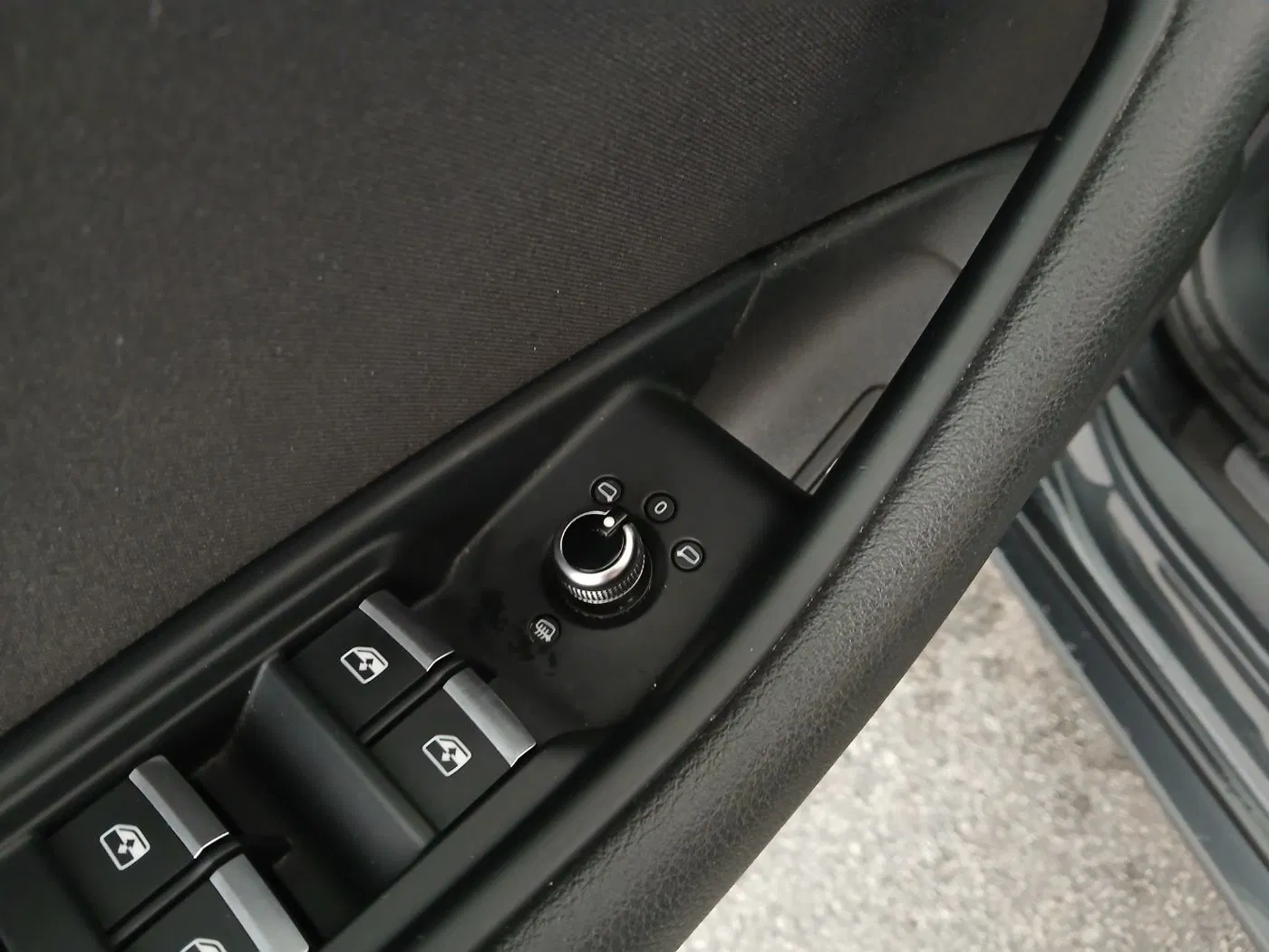 Audi A4 Avant 2.0 TFSI sport | Bild 12 von 27