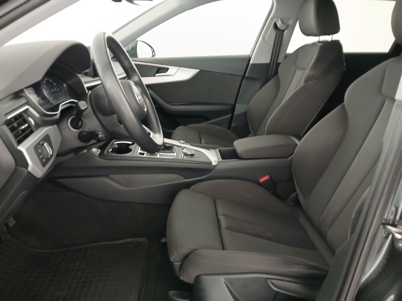 Audi A4 Avant 2.0 TFSI sport | Bild 14 von 27