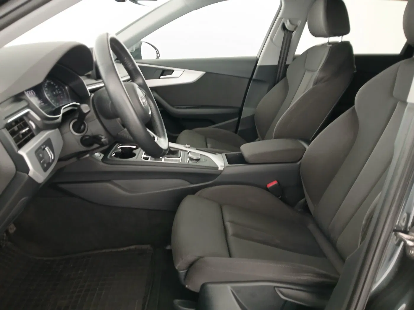 Audi A4 Avant 2.0 TFSI sport | Bild 14 von 27