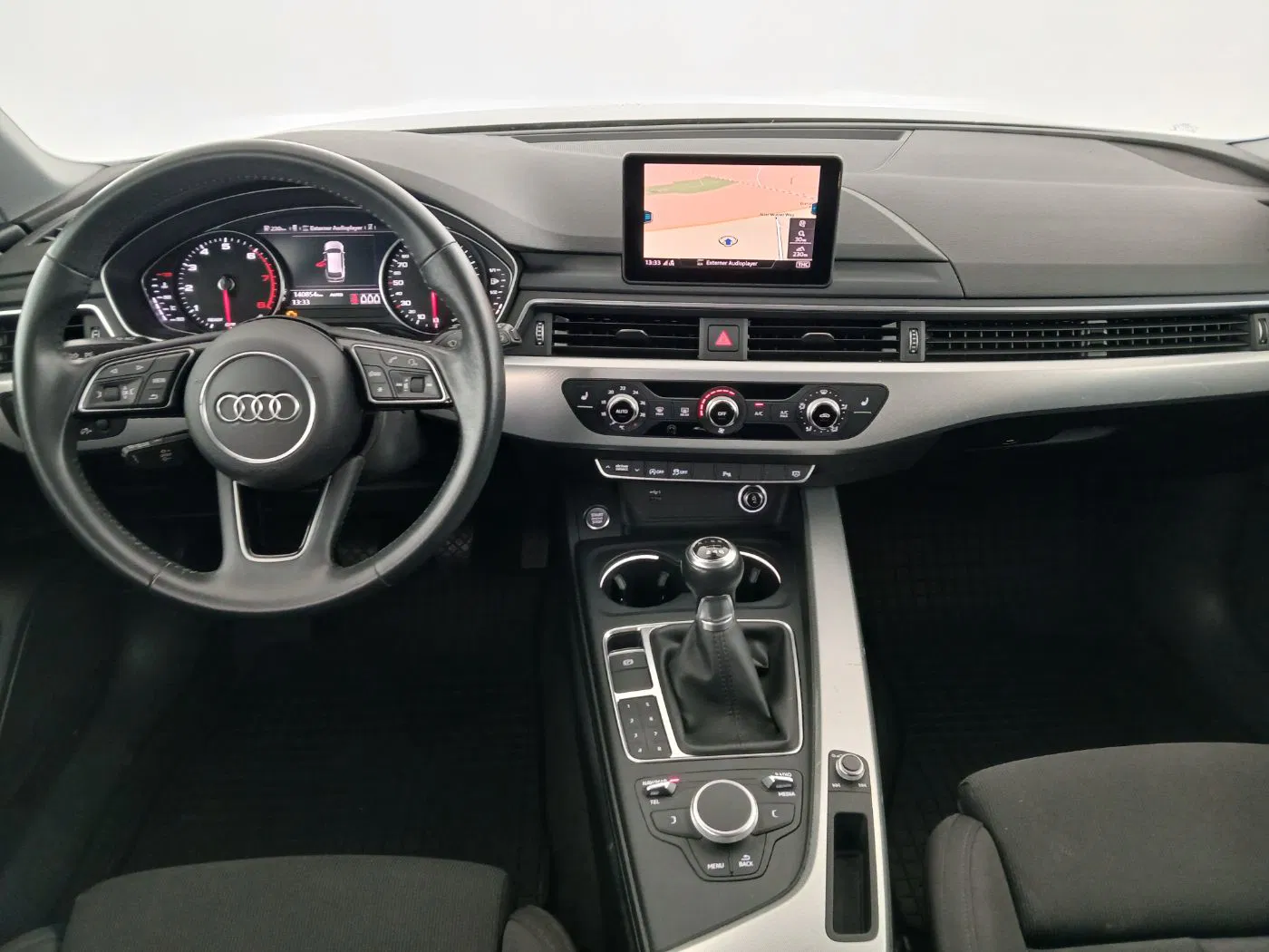 Audi A4 Avant 2.0 TFSI sport | Bild 15 von 27