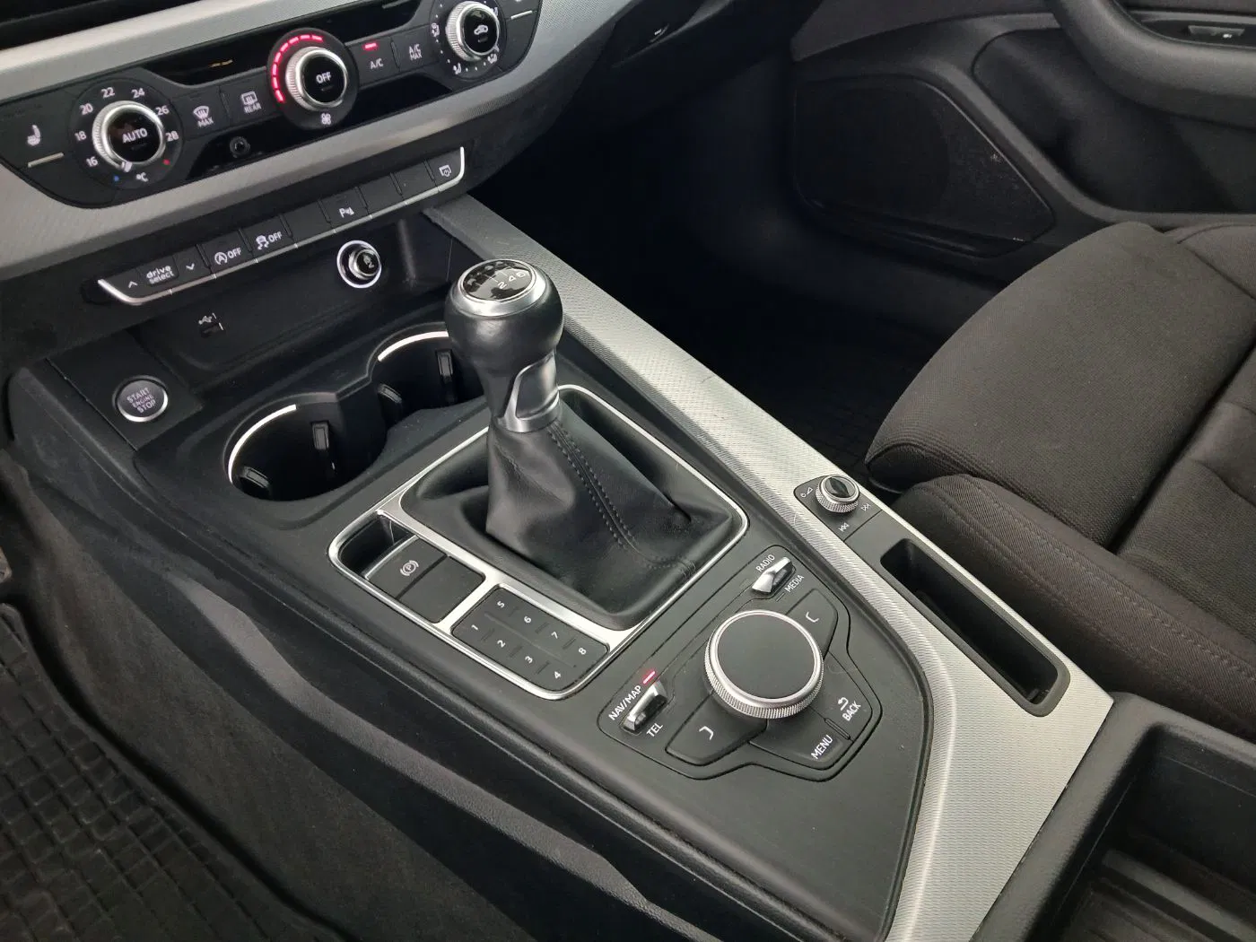 Audi A4 Avant 2.0 TFSI sport | Bild 24 von 27