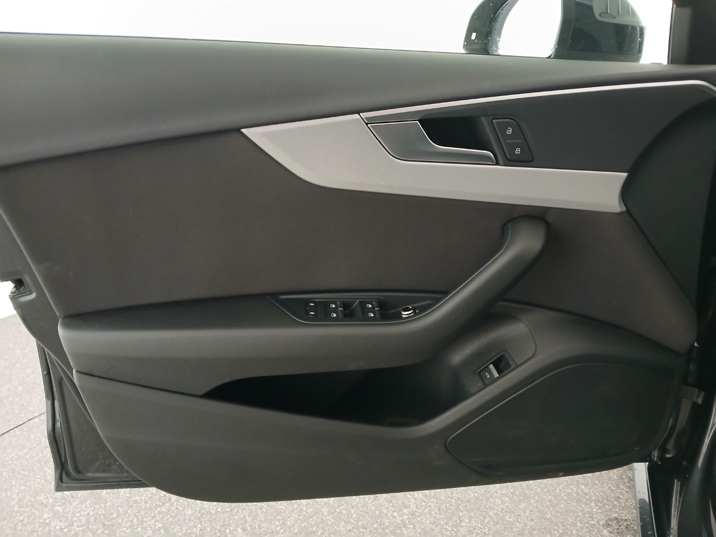 Audi A4 Avant 2.0 TFSI sport | Bild 11 von 27