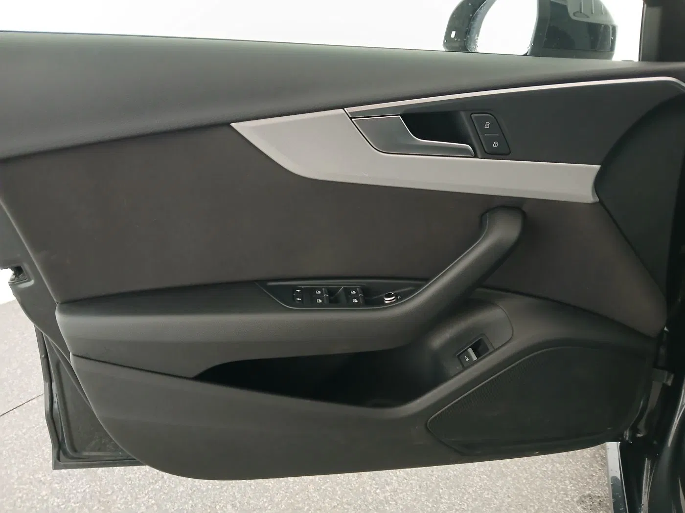 Audi A4 Avant 2.0 TFSI sport | Bild 11 von 27