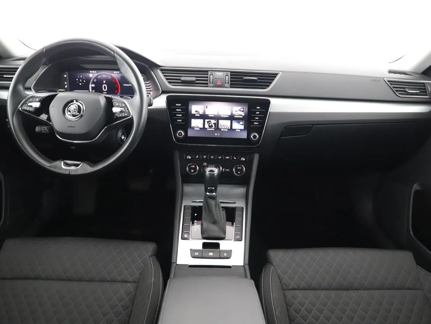 Skoda Superb Combi 2.0 TDI Ambition | Bild 13 von 28