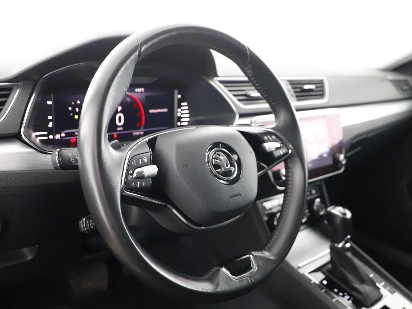 Skoda Superb Combi 2.0 TDI Ambition | Bild 12 von 28