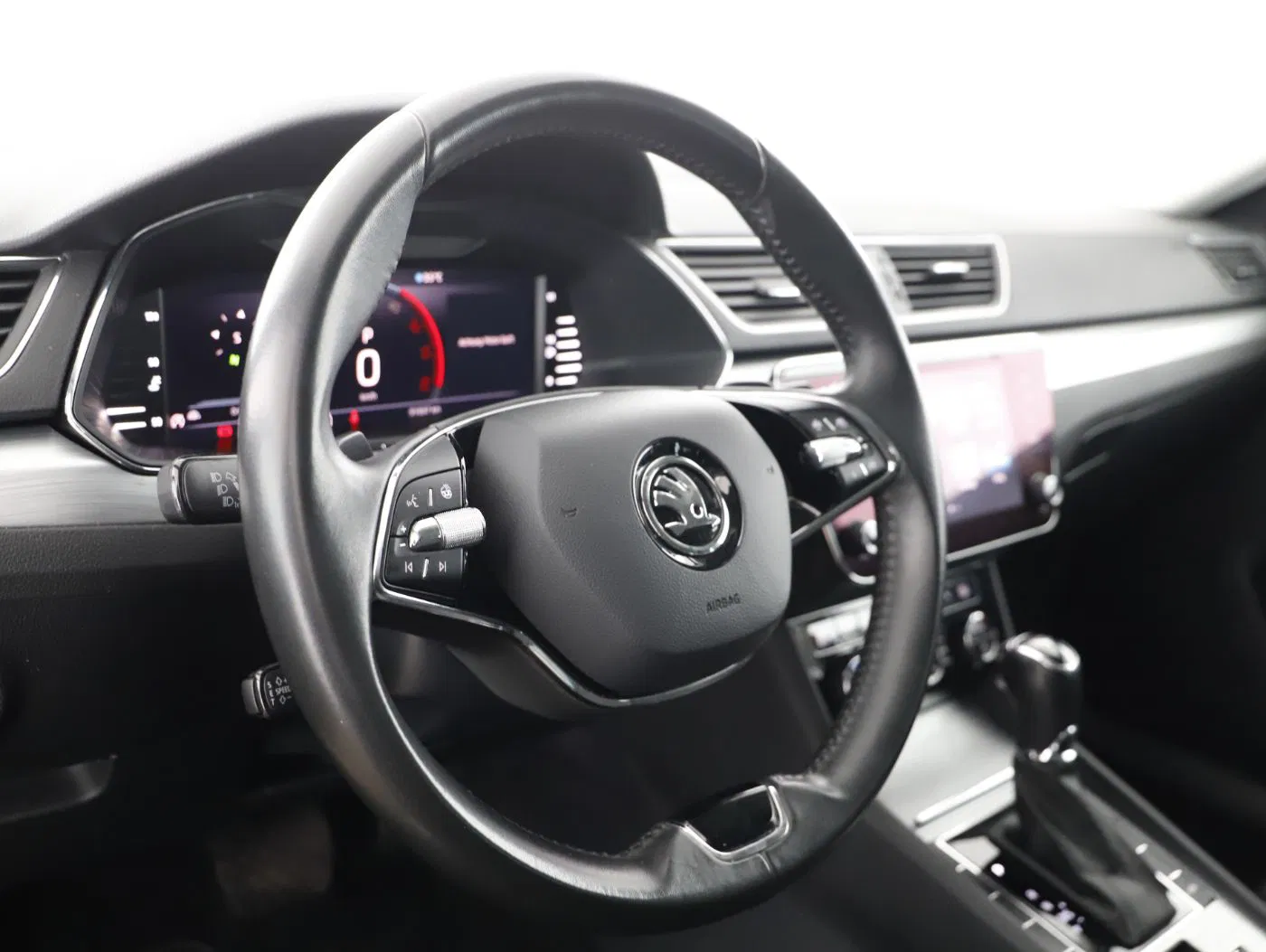 Skoda Superb Combi 2.0 TDI Ambition | Bild 12 von 28