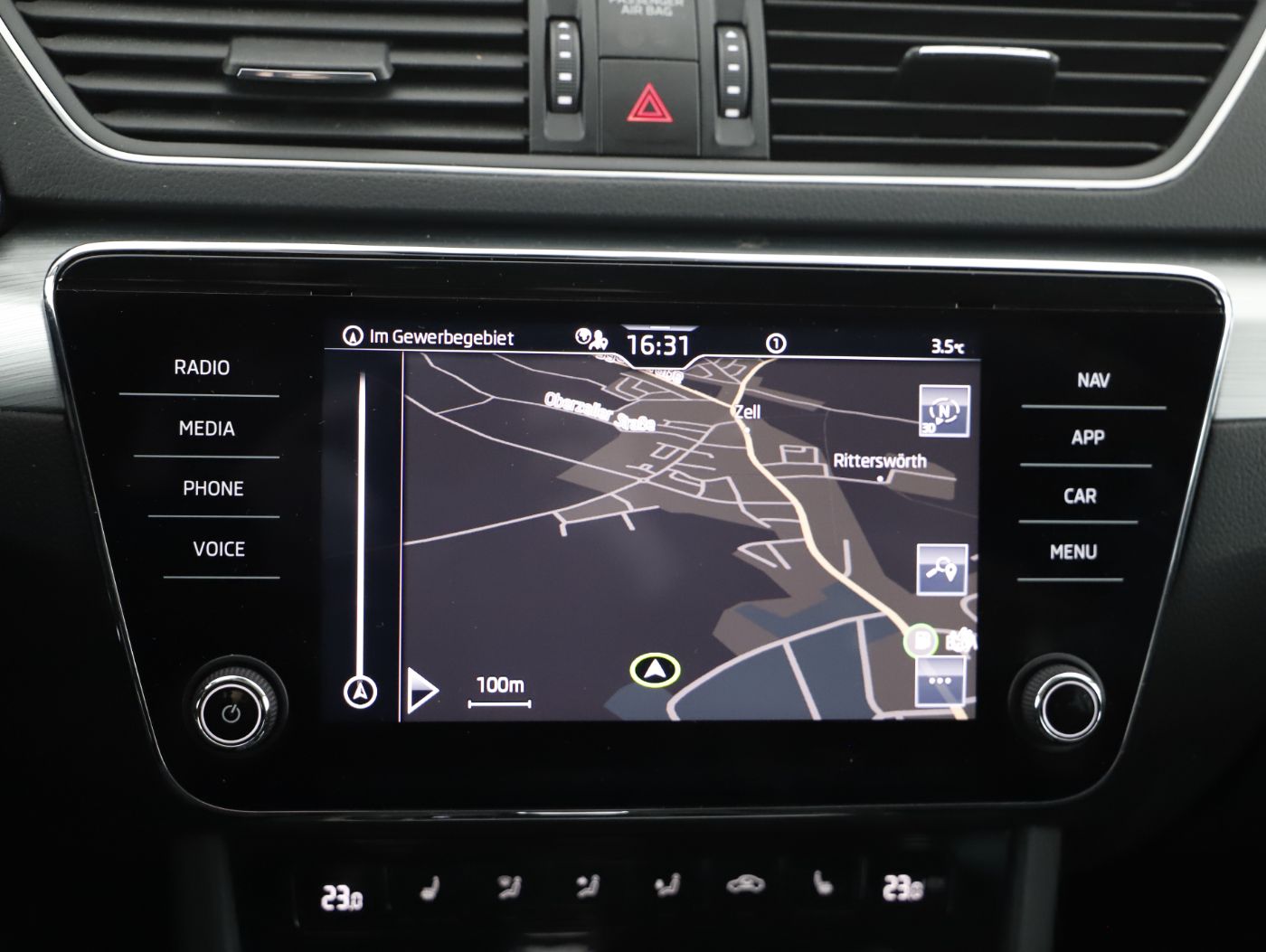 Skoda Superb Combi 2.0 TDI Ambition | Bild 19 von 28