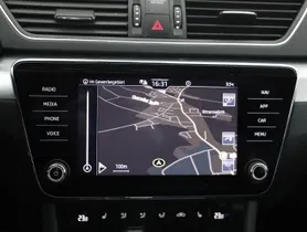 Skoda Superb Combi 2.0 TDI Ambition | Thumbnail 19 von 28