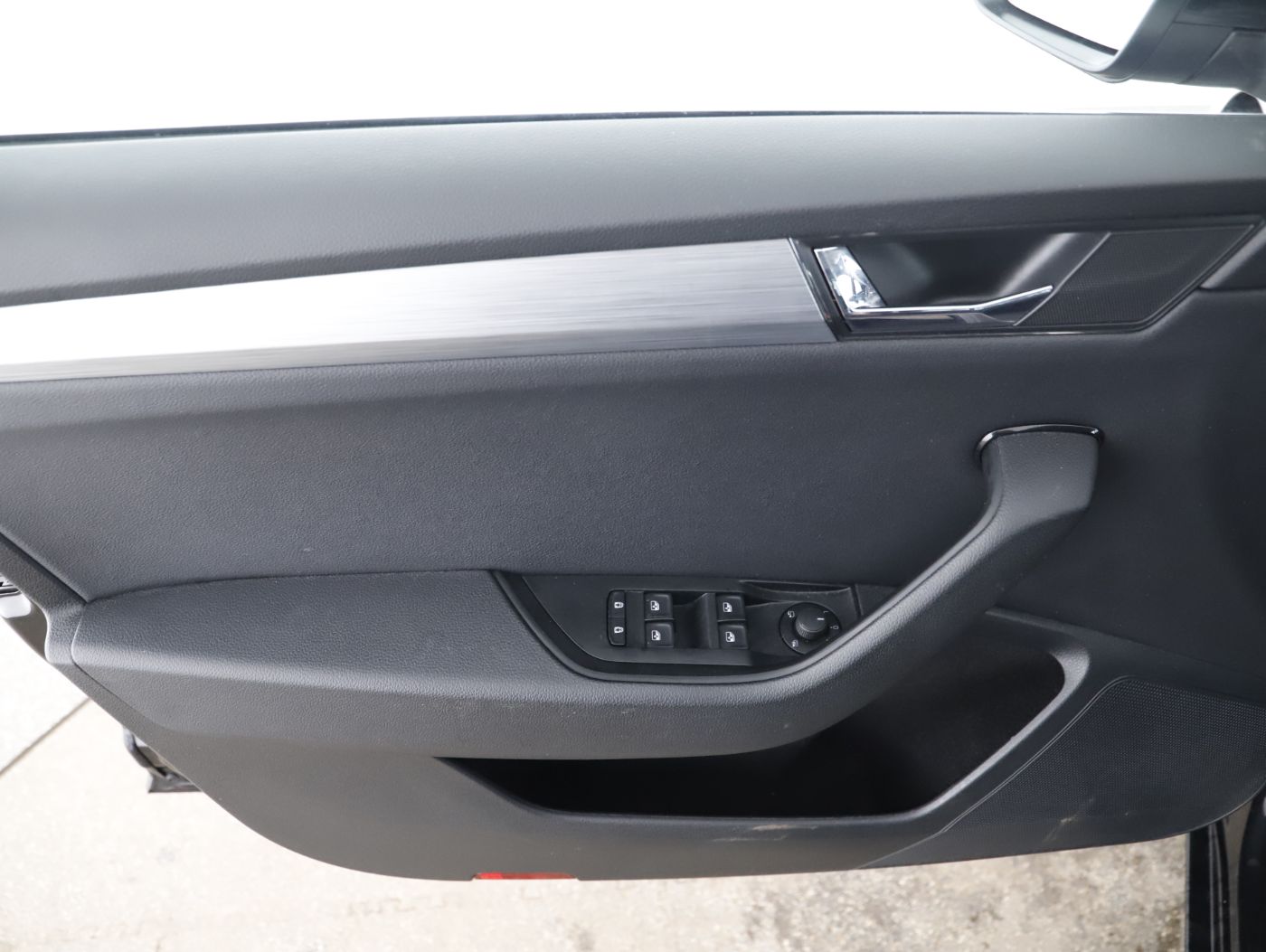 Skoda Superb Combi 2.0 TDI Ambition | Bild 8 von 28