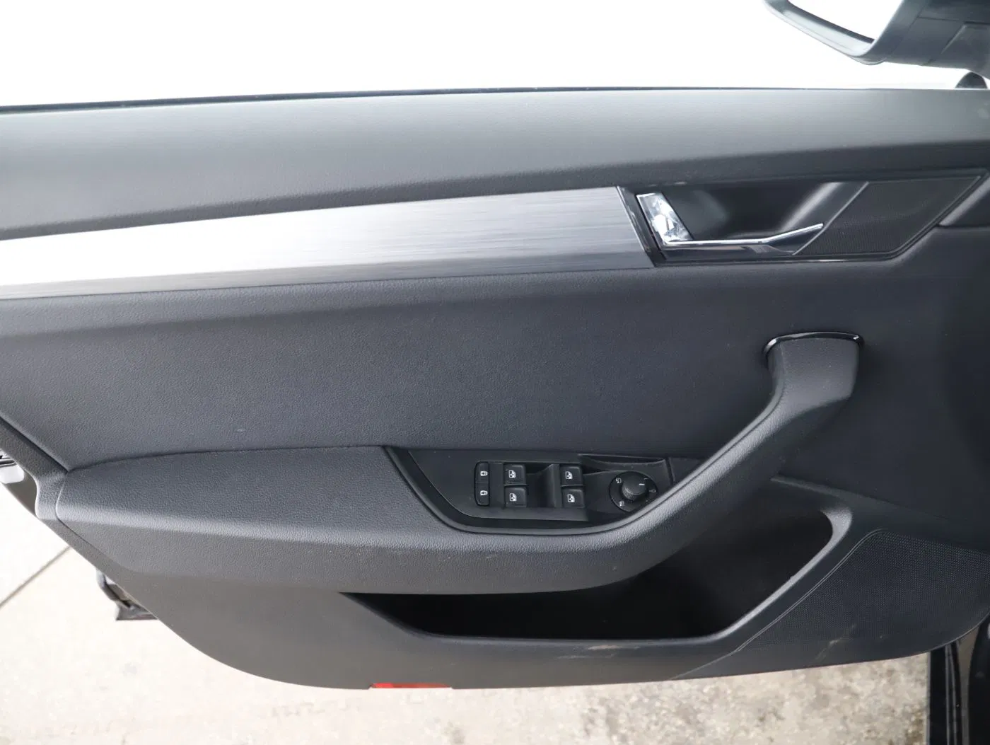 Skoda Superb Combi 2.0 TDI Ambition | Bild 8 von 28