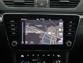 Skoda Superb Combi 1.4TSI iV | Thumbnail 16 von 28