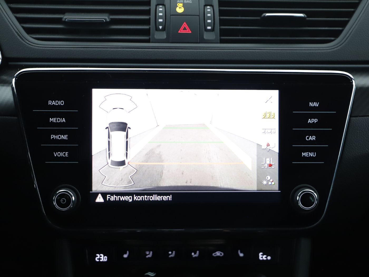 Skoda Superb Combi 1.4TSI iV | Bild 17 von 28