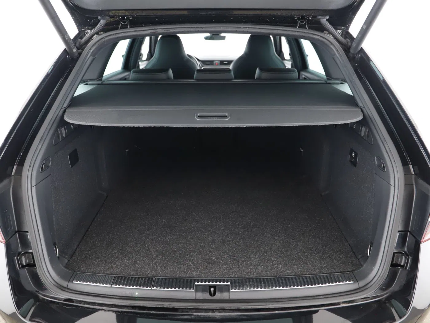 Skoda Superb Combi 1.4TSI iV | Bild 25 von 28