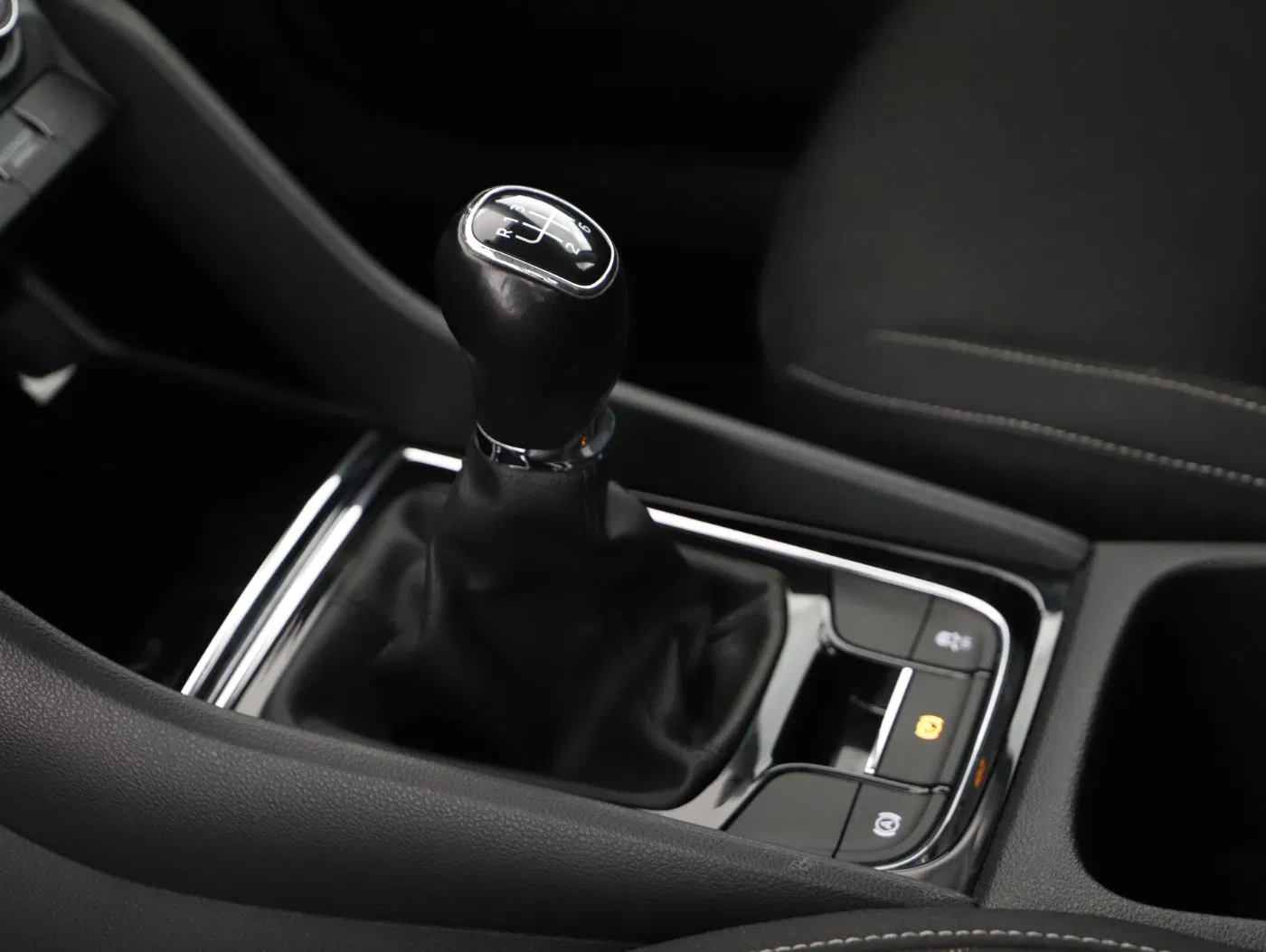 Skoda Karoq 2.0 TDI Ambition | Bild 22 von 25