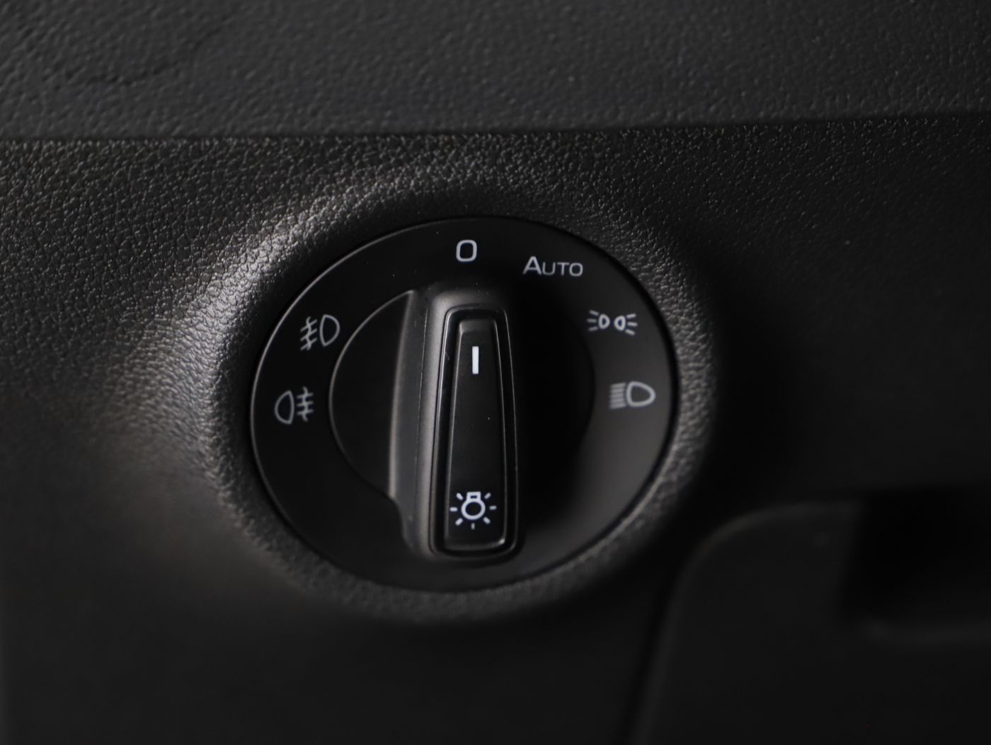 Skoda Karoq 2.0 TDI Ambition | Bild 10 von 25