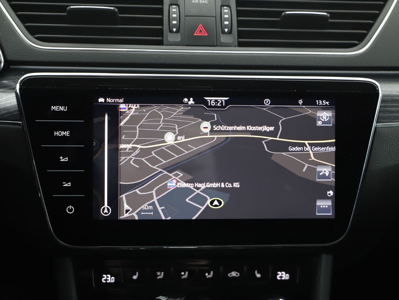 Skoda Superb Combi 2.0 TDI Style DSG | Bild 19 von 28
