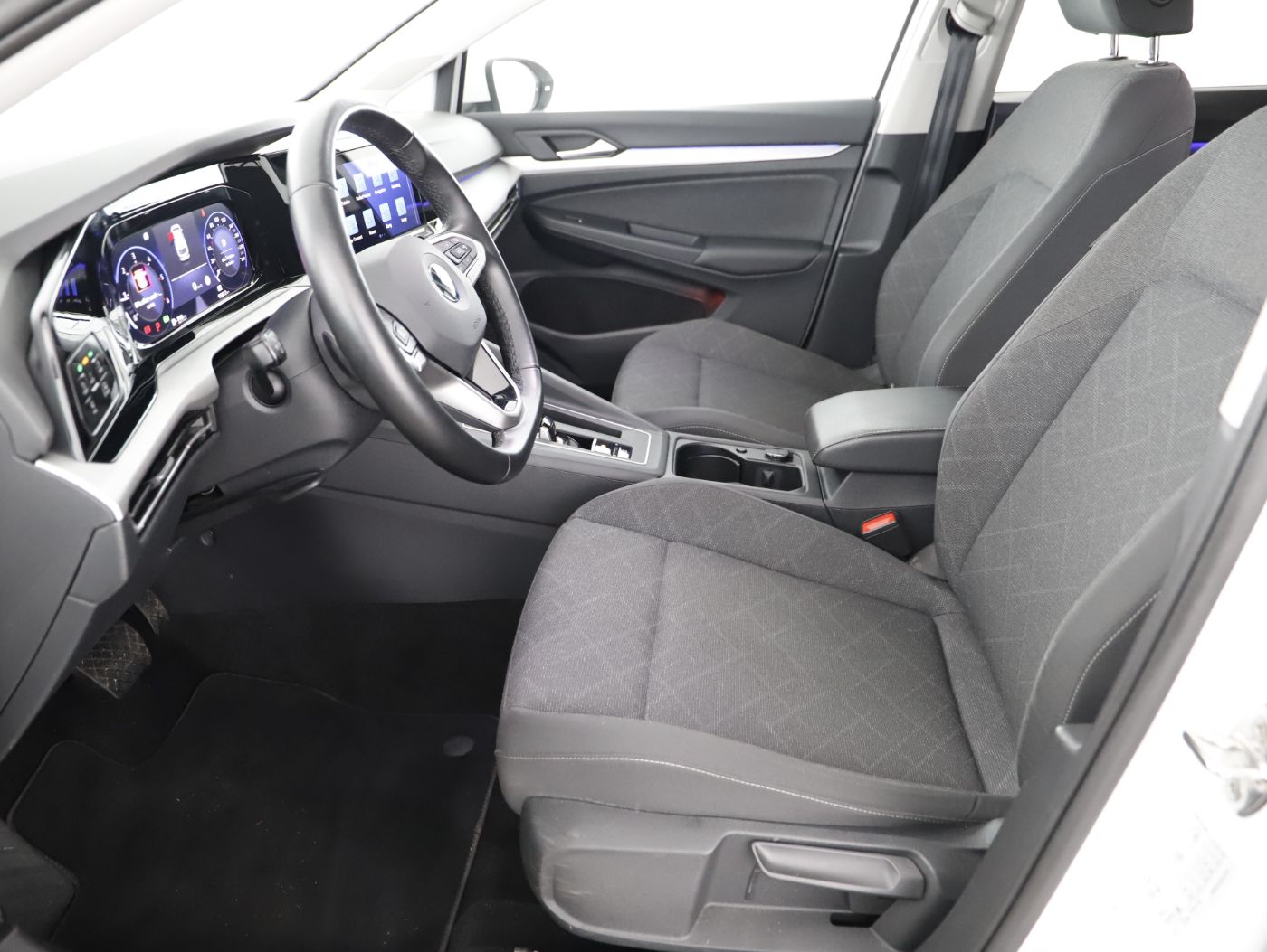 VW Golf VIII Var 2.0TDI Life DSG | Bild 10 von 22