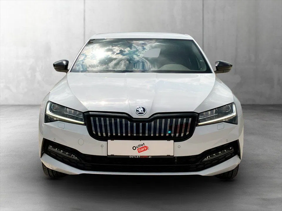 Skoda Superb 1.4 TSI iV Sportline DSG | Bild 6 von 24
