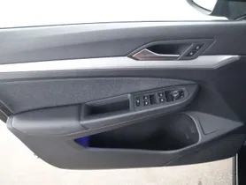 VW Golf Var. 2.0 TDI DSG | Thumbnail 20 von 24