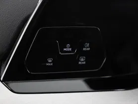 VW Golf Var. 2.0 TDI DSG | Thumbnail 22 von 24