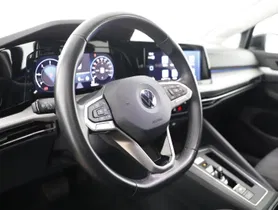 VW Golf Var. 2.0 TDI DSG | Thumbnail 10 von 24
