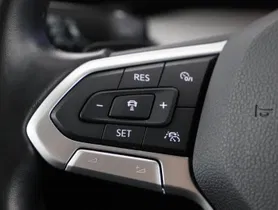 VW Golf Var. 2.0 TDI DSG | Thumbnail 18 von 24